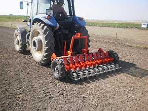 May-gieo-hat-nam-hang